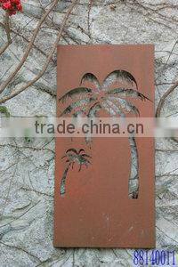 Metal decorative wall plaque
