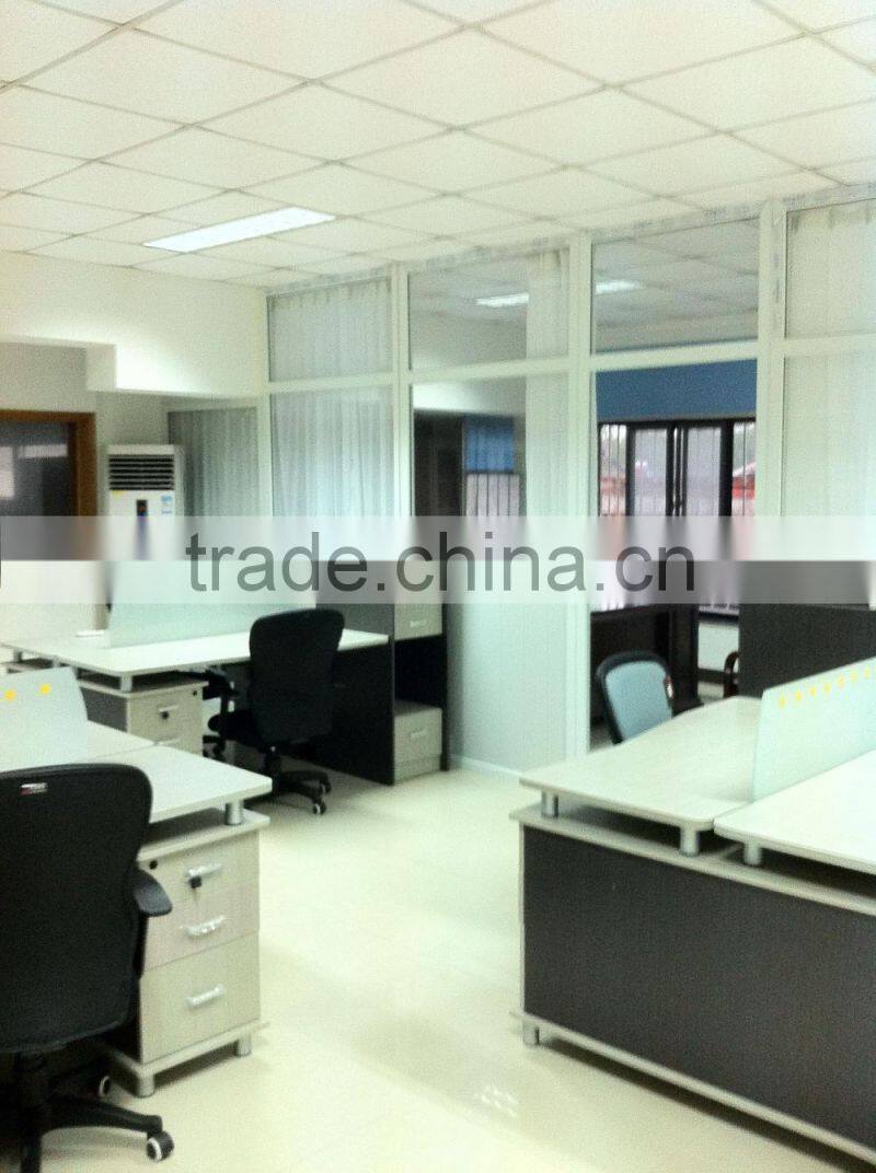 Automatic labelling machine