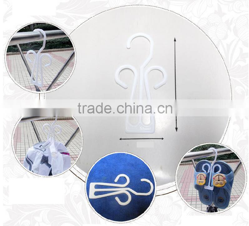 Wholesale plastic shoes hanger,slipper hooks in supermarket