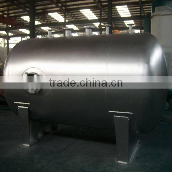 Horizontal distilled water tank