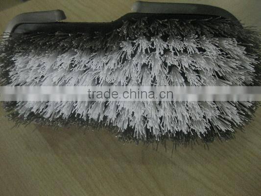 Car tire brush