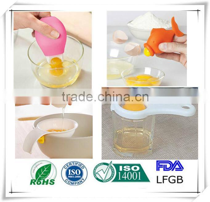 High quanlity egg plastic divider/plastic spoon shape egg tool/egg separator manufacturer