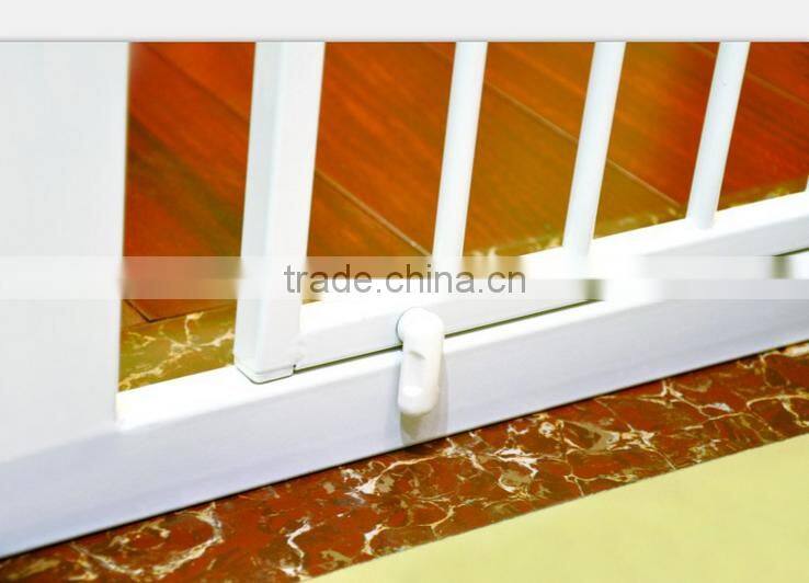 New Children's safety door good quantity Pet safety door stairs fence