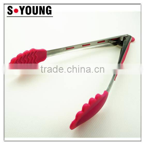 14030 12inch New Hand Shape Barbecue Grill Tongs Silicone Kitchen Serving Locking Food Tong