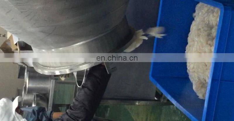 Vacuum meat tumbling machine with automatic feeding system