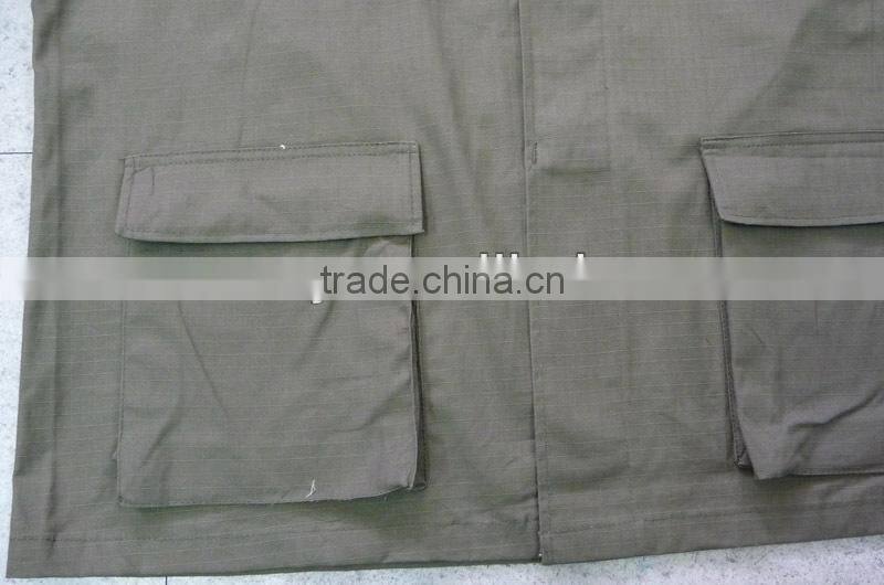 100% cotton Olive green tactical BDU uniform with button closure 4 front pockets and turn-down collar