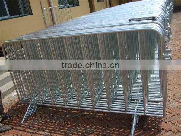 removable barrier fence