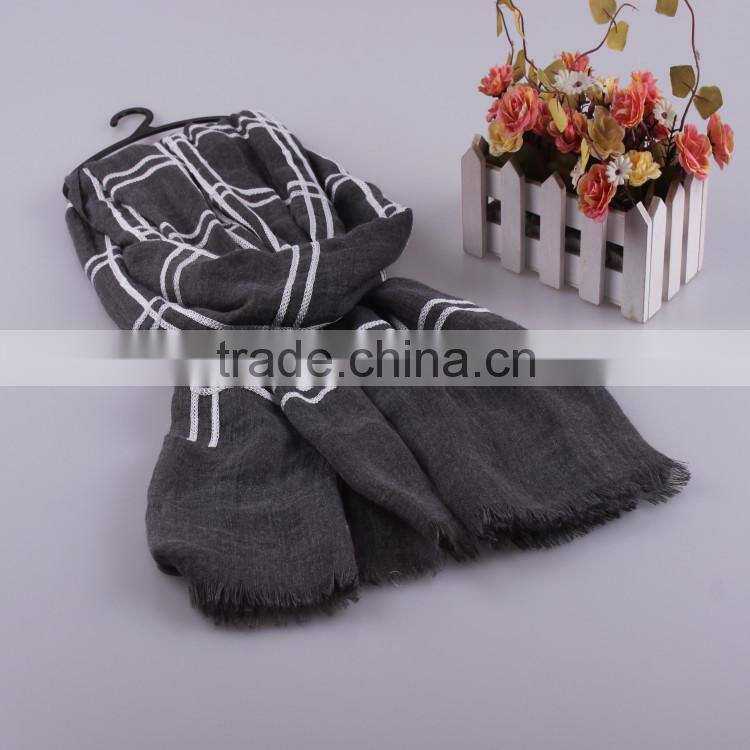 Wholesale Korean Fashion Woman Checked Plaid Embroidery Design Tassel Wide Voile Cotton Scarf