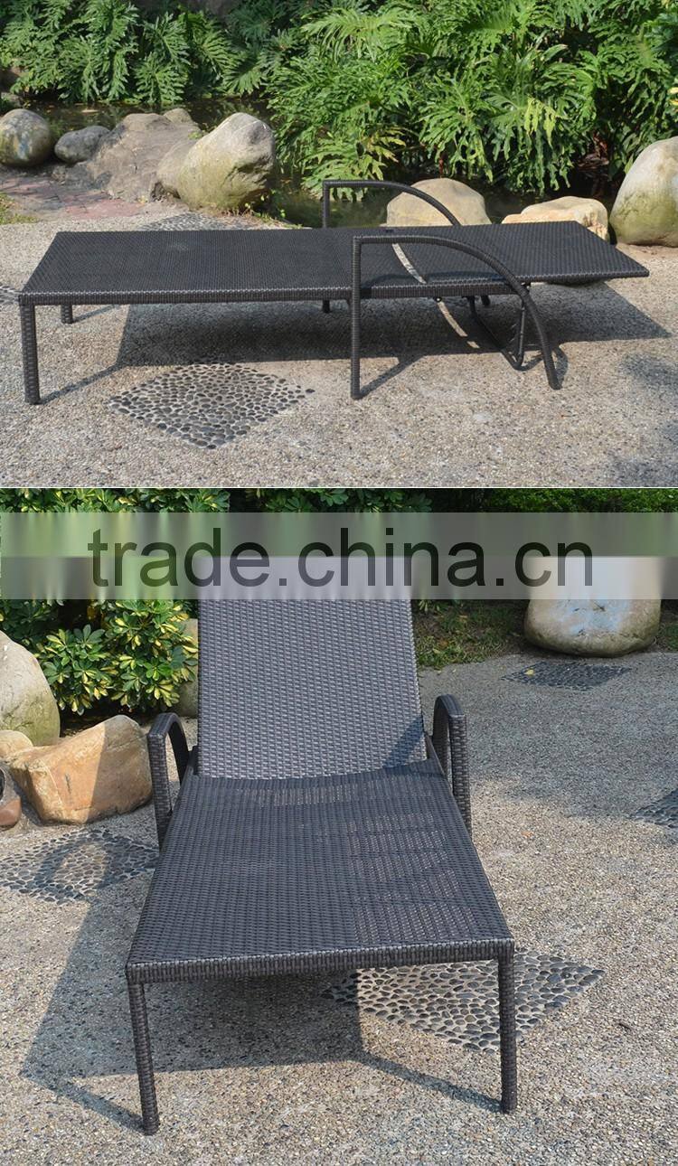 Folded In Half Comfortable Leisure Rattan Chaise Classic Chaise Outdoor Swing Lounge