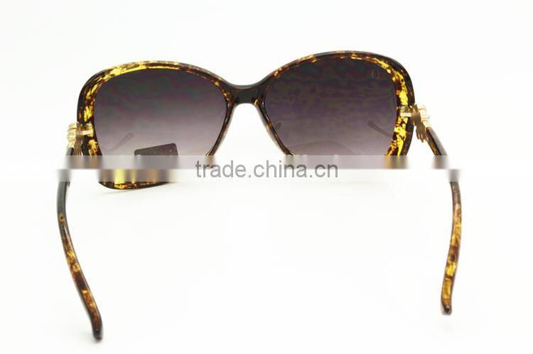 wholesale price fashion women sunglasses with flower shaped diamond