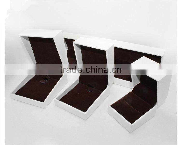 High-grade white custom made LOGO PU jewelry Box Wholesale