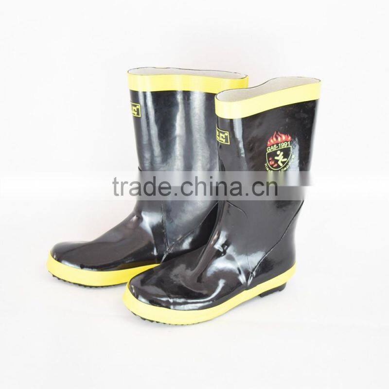 Flame retardant fireproofing fire prevention gum boot for man
