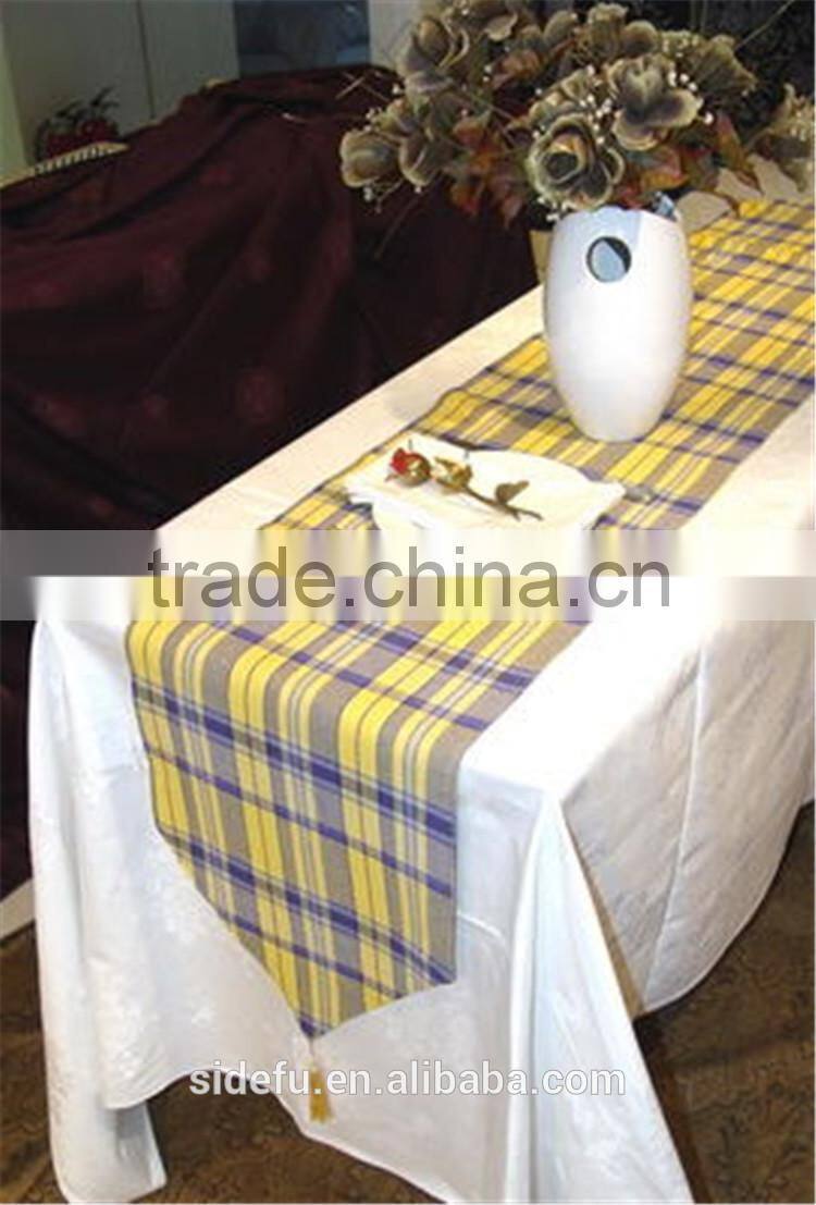 Decorative Jacquard Home Reataurant Satin Table Runner