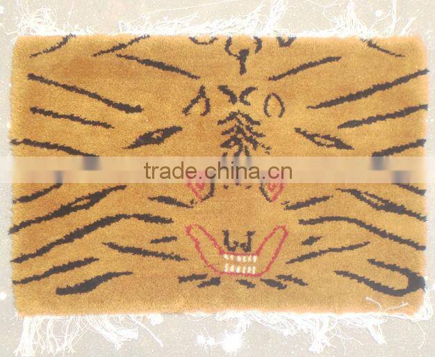 Handknotted woollen carpet