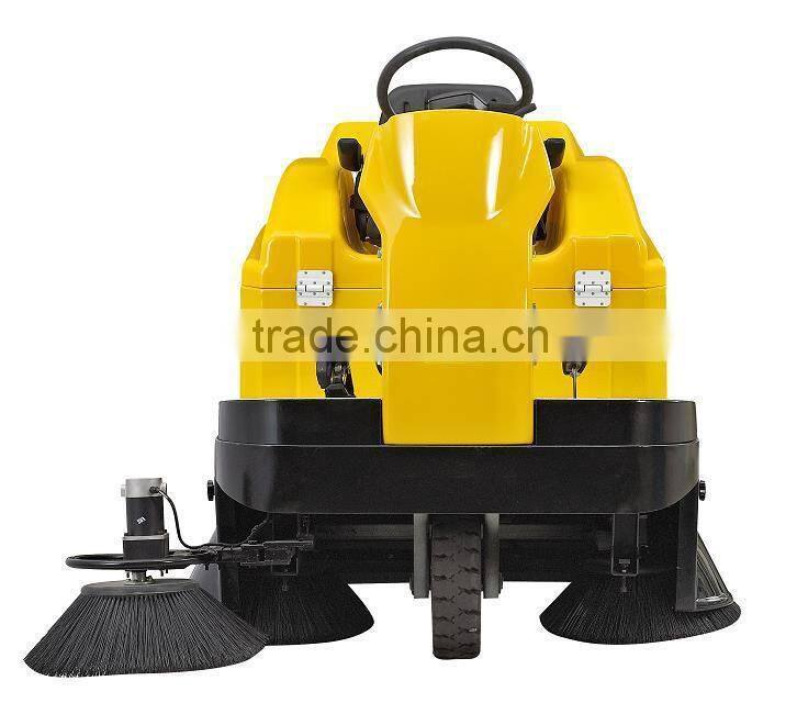 Low noise small ride on floor sweeper