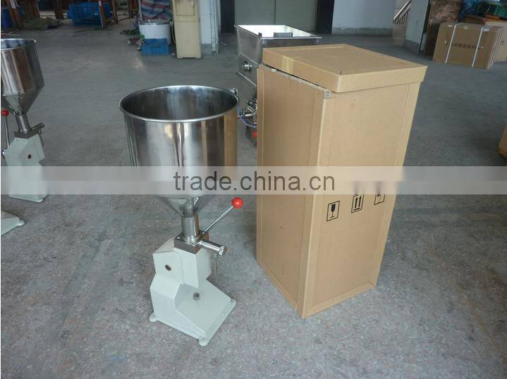 Hand Pressure Filling Machine A03