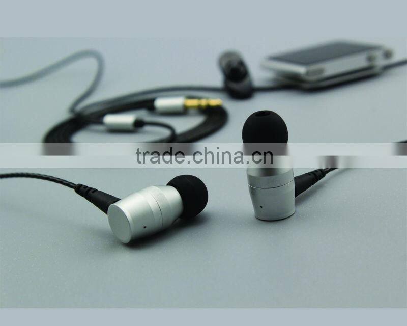 High quality detachable audiophile earphone/headphone