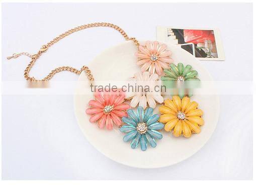 New European Style Flower Choker Collar Vintage Pendant Statement Necklace for Women