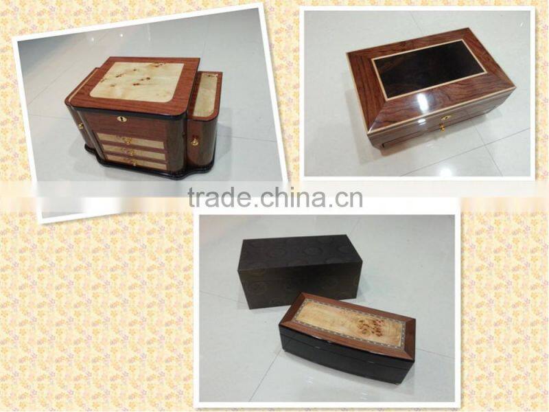 Graceful Glossy Lacqure Piano Shape Jewelry Music Box