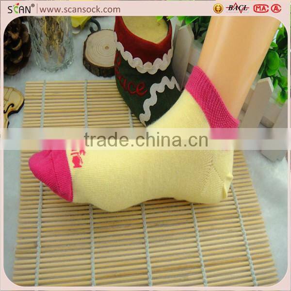 Factory Custom High quality 0-3years old baby ankle socks, yellow color and red in the bottom