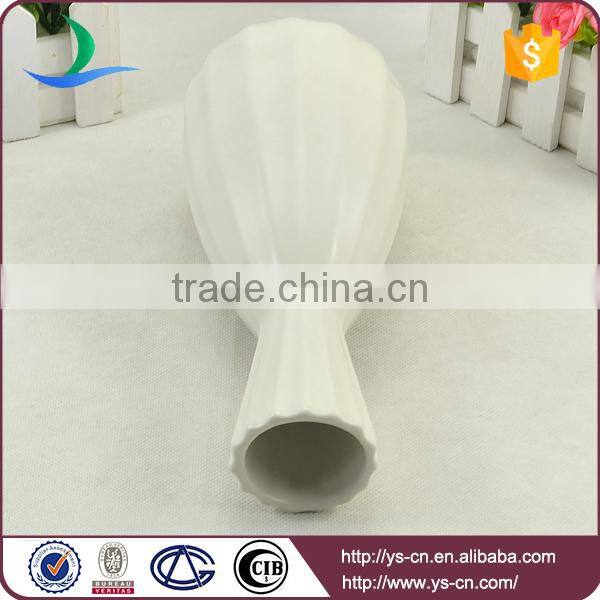 Chaozhou factory hot selling white ceramic vase home decoration