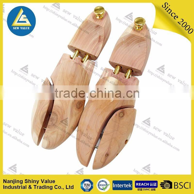 Individual packing and custom logo available red cedar wood shoe stretcher with double tube