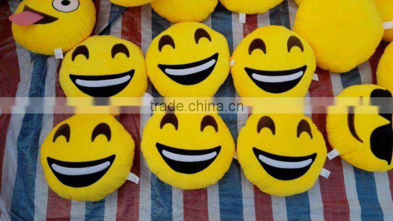 Hot Sale High Quality Competitive 10*10 Various Emoji Keychain Wholesale