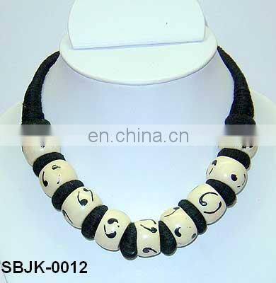 Glass Bead Costume Necklace