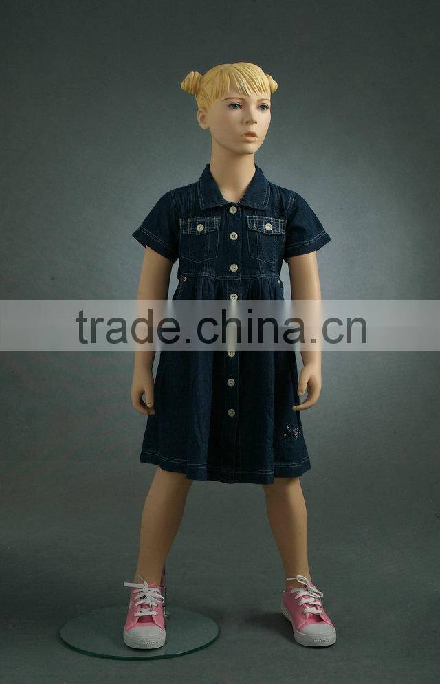 Fiberglassd little girl models