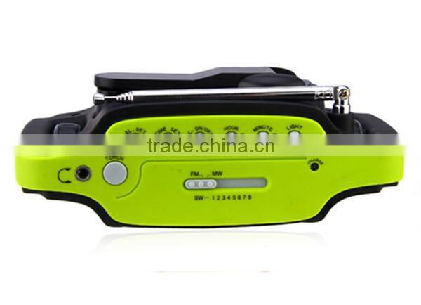 Portable HandCrank Dynamo FM/AM Radio Flashlight