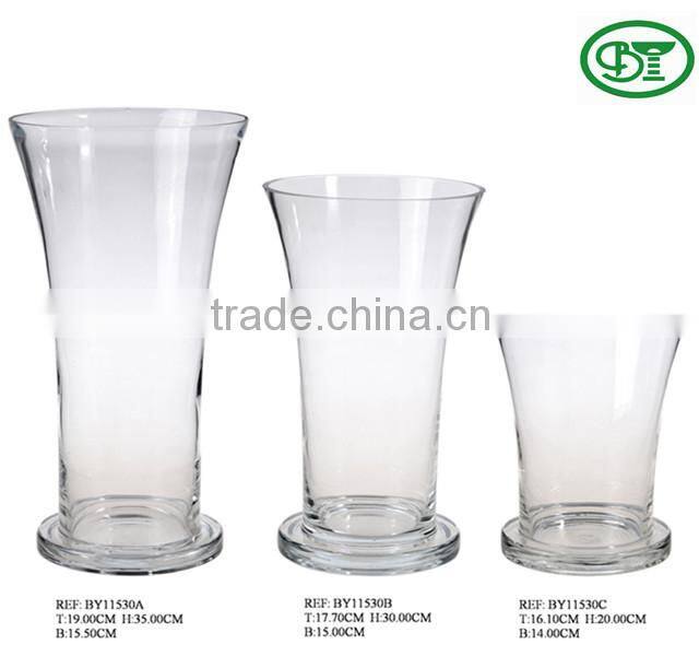 smooth-faced decorative glass candle stick