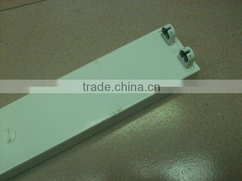 T5 fluorescent lighting fixture for double tube