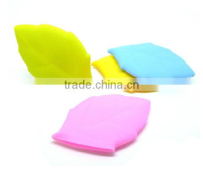 Eco-friendly travelling slicone cup, silicone tooth mug