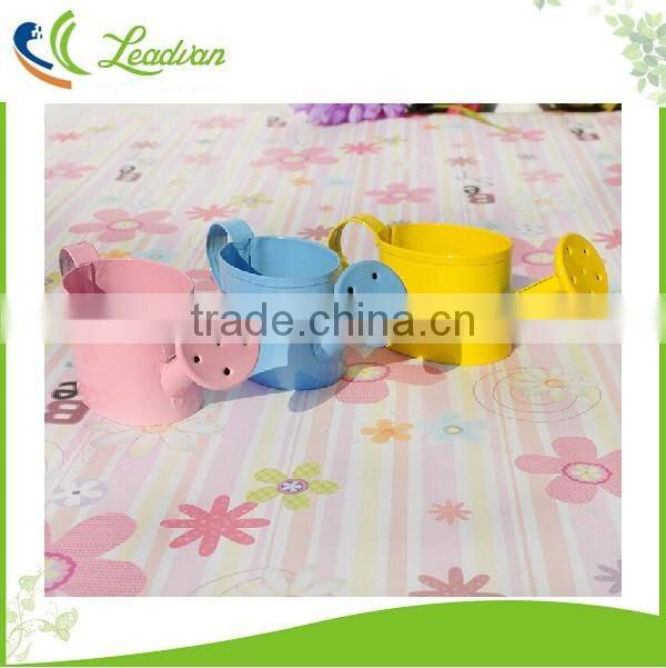 Best sell oval design decorative color painted flower metal watering cans for sale