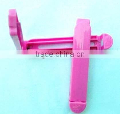 plastic clip