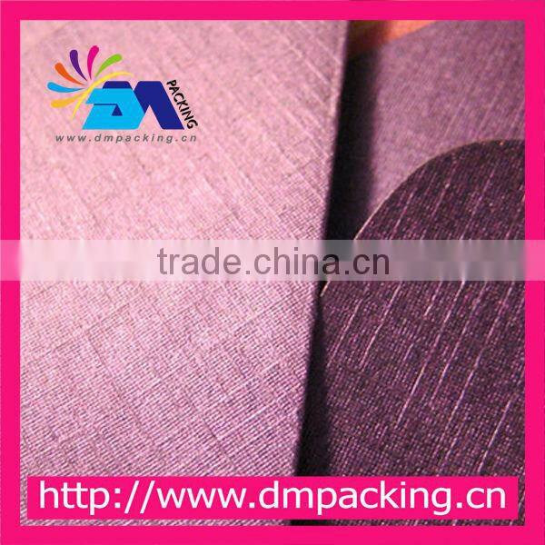 Different color for the gleamy paper envelope