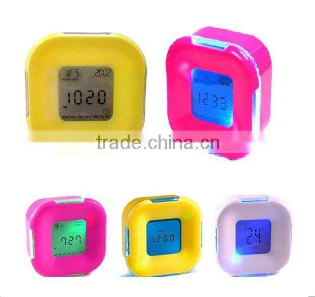 2015 hot sale four way led digital color change clock