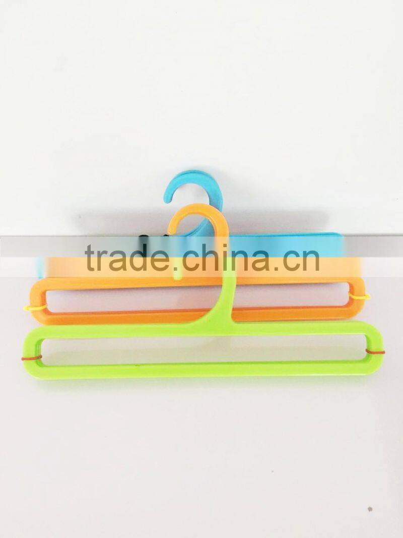 factory price colurful design stores plastic hangers