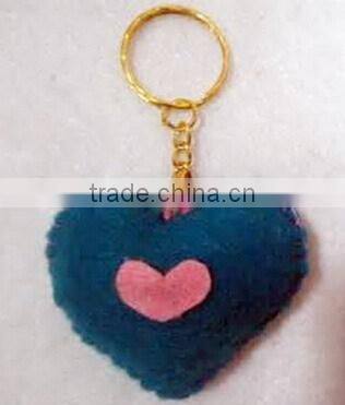 New hot sales stuffed heart shape design key rings products promotional gift craft fabric felt love keychain made in China