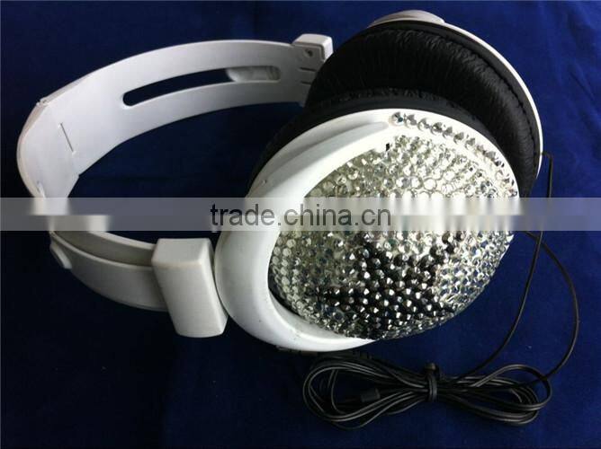 minimusic headphones with diamond