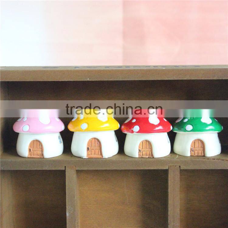 Mini CUTE fashional Resin decoration, ZAKKA mushroom small home furnishing articles Mini house resin home background props