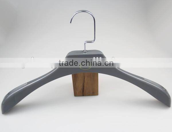 FP-870 Good quality grey plastic jacket hangers
