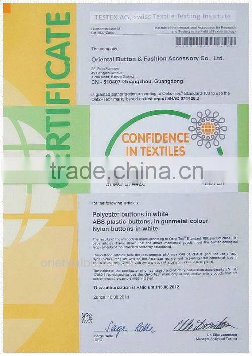 Flat-bottomed heart-shape stone