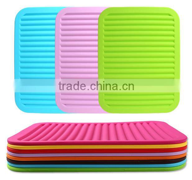 2016 Hot sale FDA and LFGB food grade colorful non-sick silicone table mat & silicone drying mat