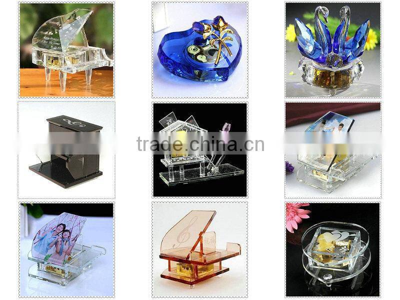 Pink Crystal Music Box Toy For Birthday Favor