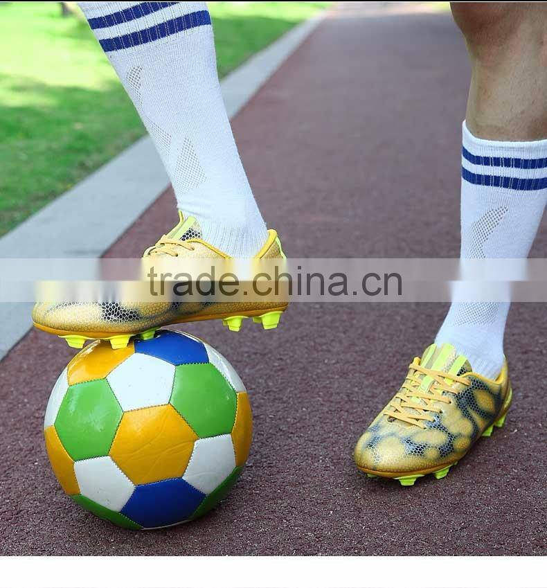 2016 latest high quality breathable PU + Rubber materials indoor men soccer shoes