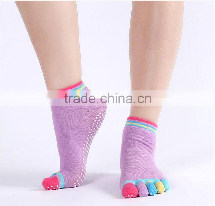 Cotton yoga socks with grips