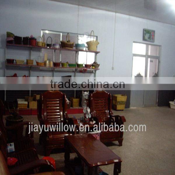 Round willow storage basket for bread and fruit