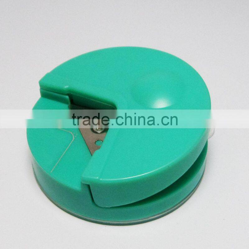 Quality 7cm manual plastic round corner card cutter