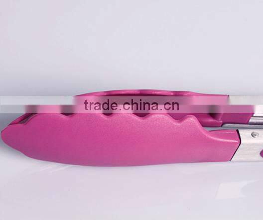 Plastic food serving tongs